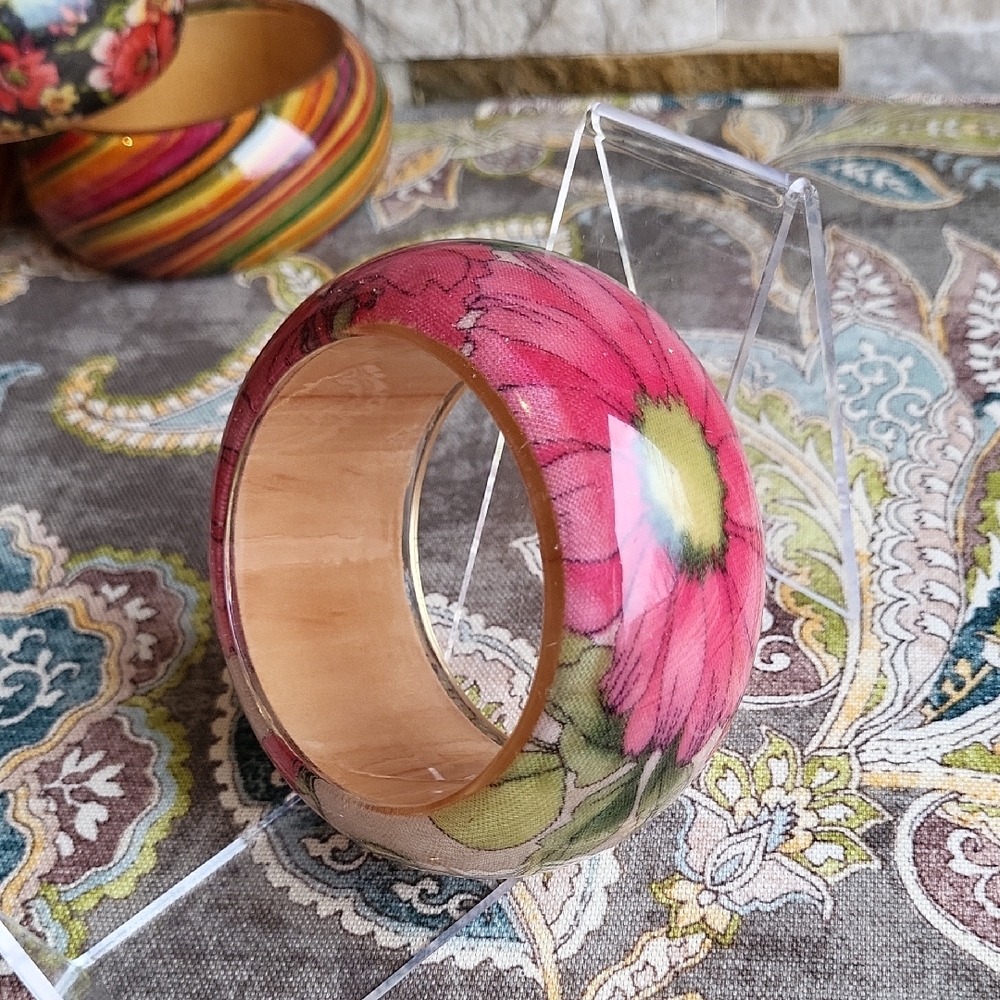 Vintage Floral Lucite Bangle Bracelet